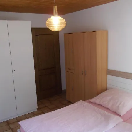 Lejlighed Xxl Apartment, 10 Beds, 4 Sleep-rooms, 140qm, 2 Wc, 2 Shower && Bruckmühl