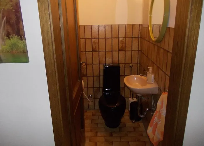 Xxl Apartment, 10 Beds, 4 Sleep-rooms, 140qm, 2 Wc, 2 Shower && Bruckmuhl
