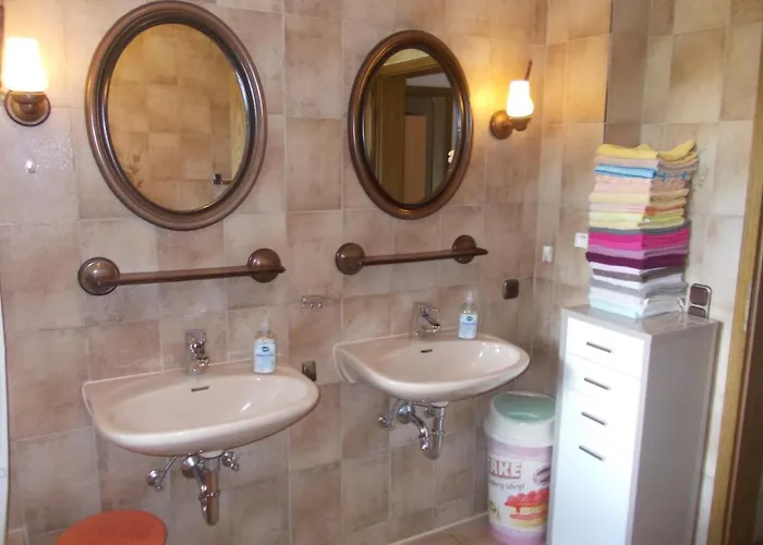 Xxl Apartment, 10 Beds, 4 Sleep-rooms, 140qm, 2 Wc, 2 Shower && * Bruckmuhl