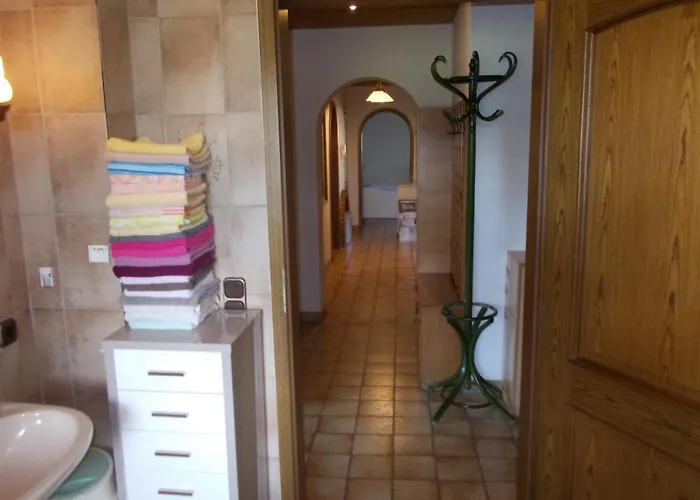 Apartment Xxl Apartment, 10 Beds, 4 Sleep-rooms, 140qm, 2 Wc, 2 Shower && *