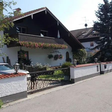Apartment Xxl Apartment, 10 Beds, 4 Sleep-rooms, 140qm, 2 Wc, 2 Shower &&