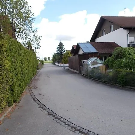 Xxl Apartment, 10 Beds, 4 Sleep-rooms, 140qm, 2 Wc, 2 Shower && Apartment Bruckmuhl