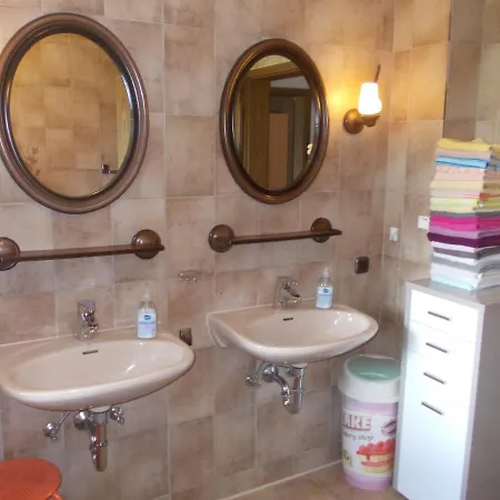 Xxl Apartment, 10 Beds, 4 Sleep-rooms, 140qm, 2 Wc, 2 Shower && * Bruckmuhl