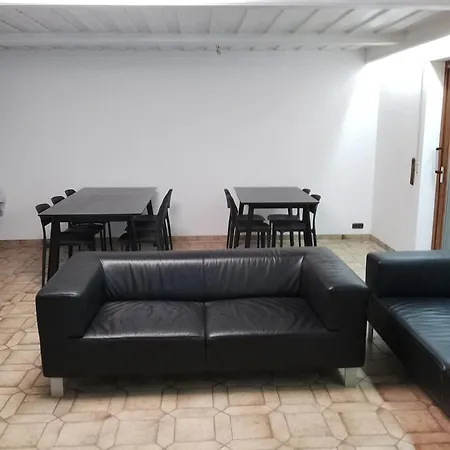 Xxl Apartment, 10 Beds, 4 Sleep-rooms, 140qm, 2 Wc, 2 Shower && Apartment Bruckmuhl